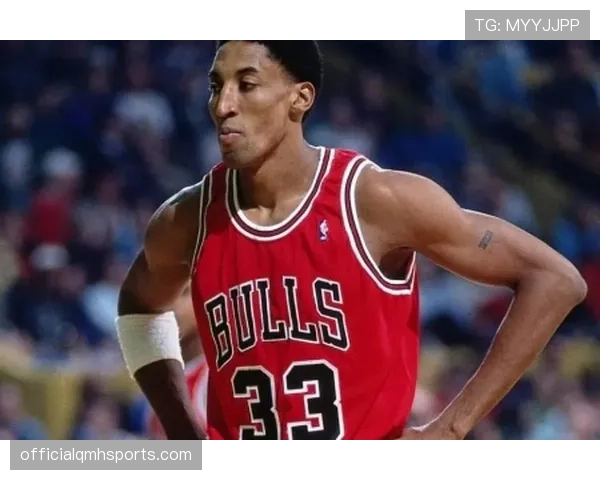 NBA翻腕违例判定细节解读：如何识别与避免这个常见争议动作？